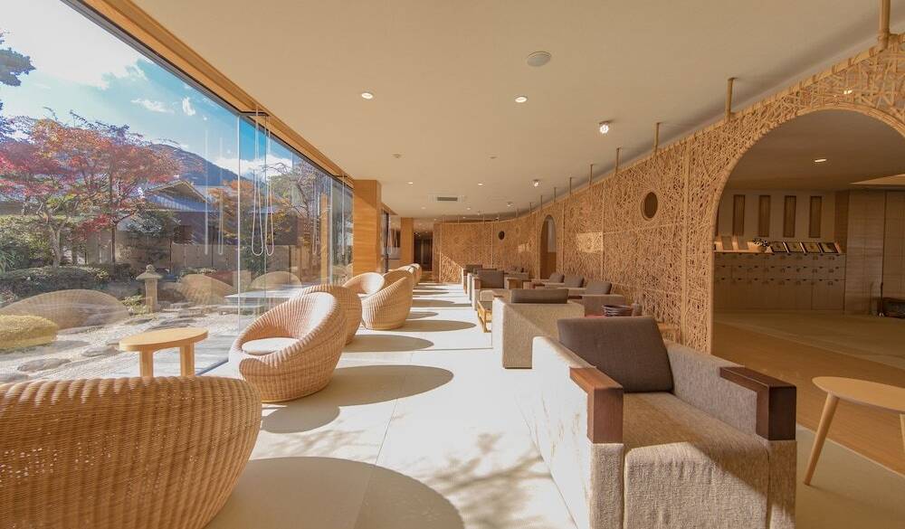 ロビーラウンジ 曙 / 1