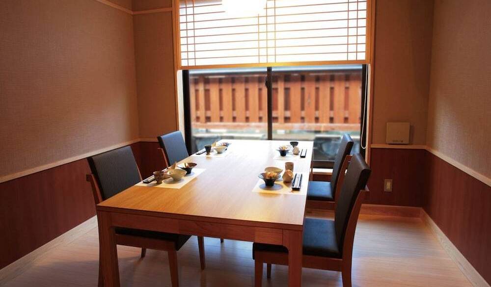 伊勢海老か鮑を選べる
豪華な懐石料理 / 5