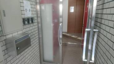 内部エントランス / 1