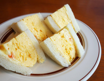 「タロ コーヒー」料理 19003 名物厚焼き玉子サンド(>_<)