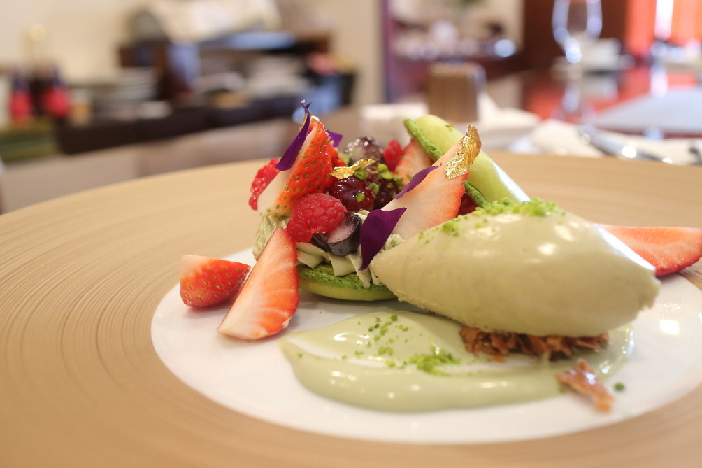 「デセール ル コントワール」料理 822284 2015/02　ピスタチオのデセール