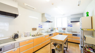 ツインルーム (with Sofa,Shared Bathroom)