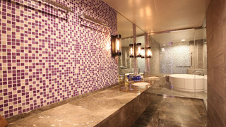 ファミリー プレジャールーム (洗い場つきバスルーム、トイレ個室、ダブルシンク、二段ベッド有)