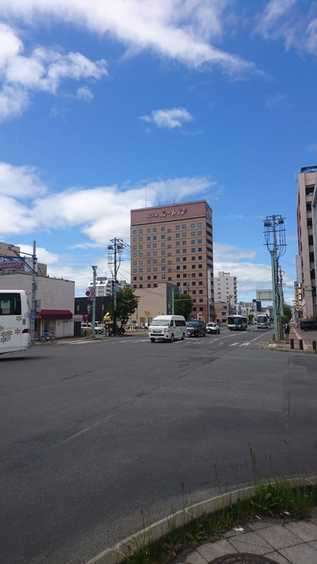 駅や歓楽街(三六)は至近