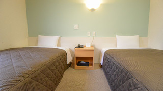 ツインルーム シングルベッド 2 台 禁煙