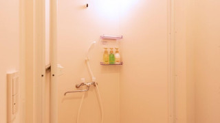 コンパクト ダブルルーム 共用バスルーム