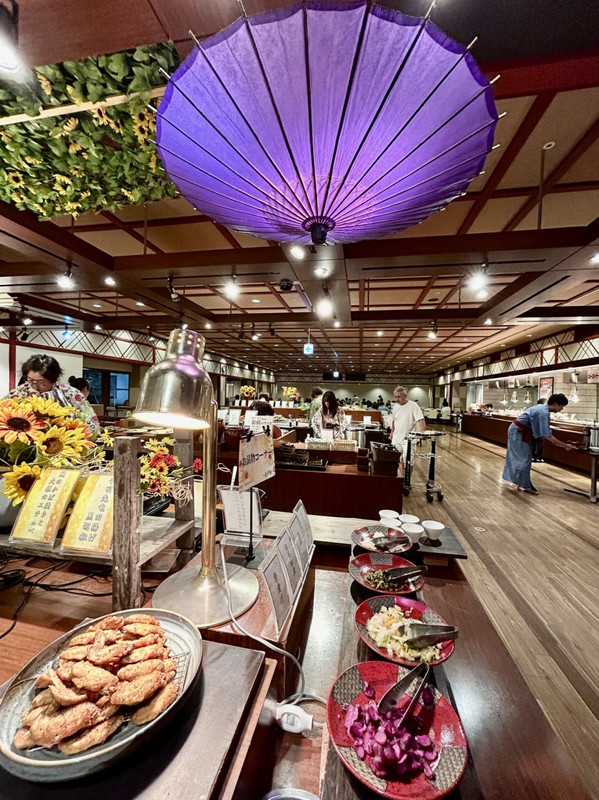 バイキング形式です