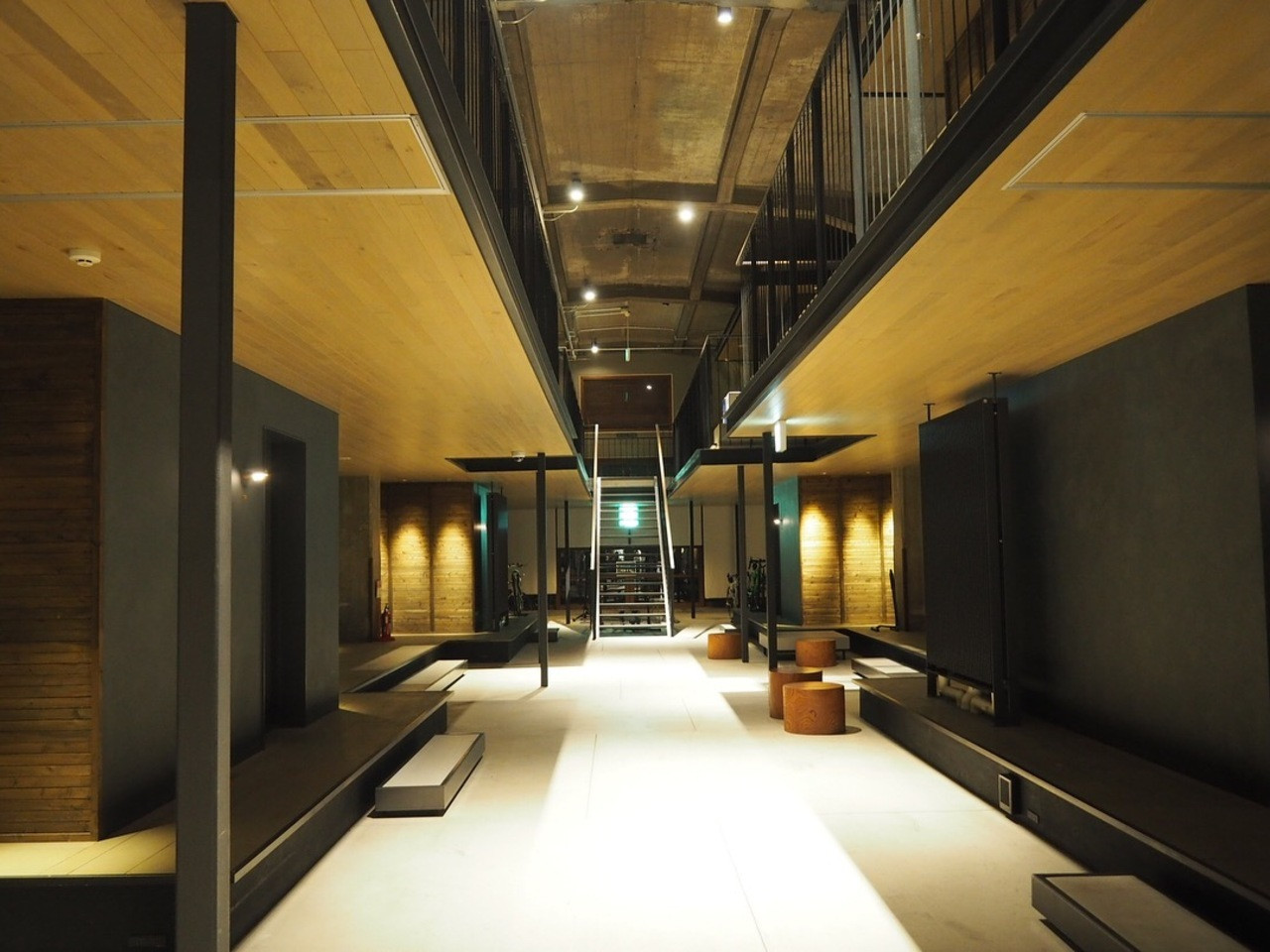 愛車も室内持ち込みOK!スタイリッシュな雰囲気にワクワク3400168