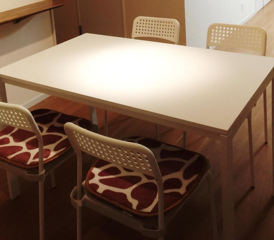 客室内のダイニングエリア