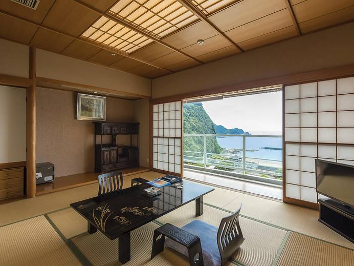 海をのぞむお部屋で
ゆったり / 2