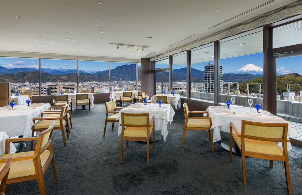 朝食はご当地グルメが集結！ランチやディナーはイタリアンの名店で♪3953005