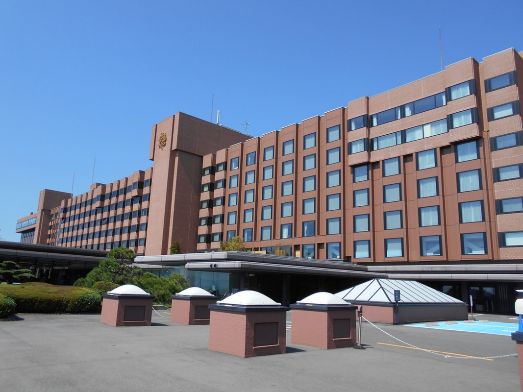 メインエントランス側