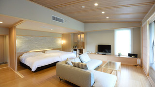 「仭」和室10帖+洋室リビング＋露天風呂