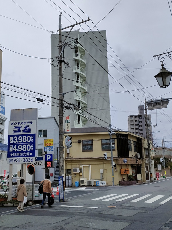 さんすての出口から見たホテル