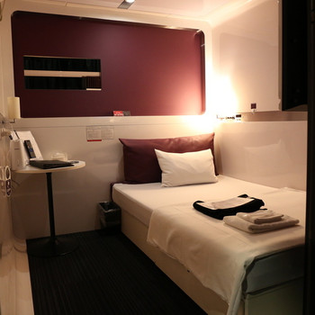 大浴場で旅疲れを癒せるキャビン型ホテル3481908