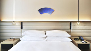 デラックス ルーム キングベッド 1 台 コーナー