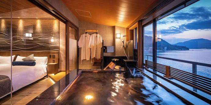 宮島潮湯温泉 錦水館（広島県 旅館） / 1