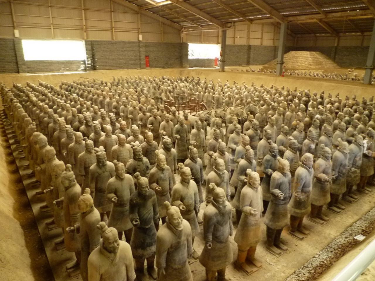 本物そっくり！1000体もの「兵馬俑」2211932