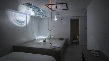 梅田哲也氏が手掛けた客室 写真:見学友宙 / 9