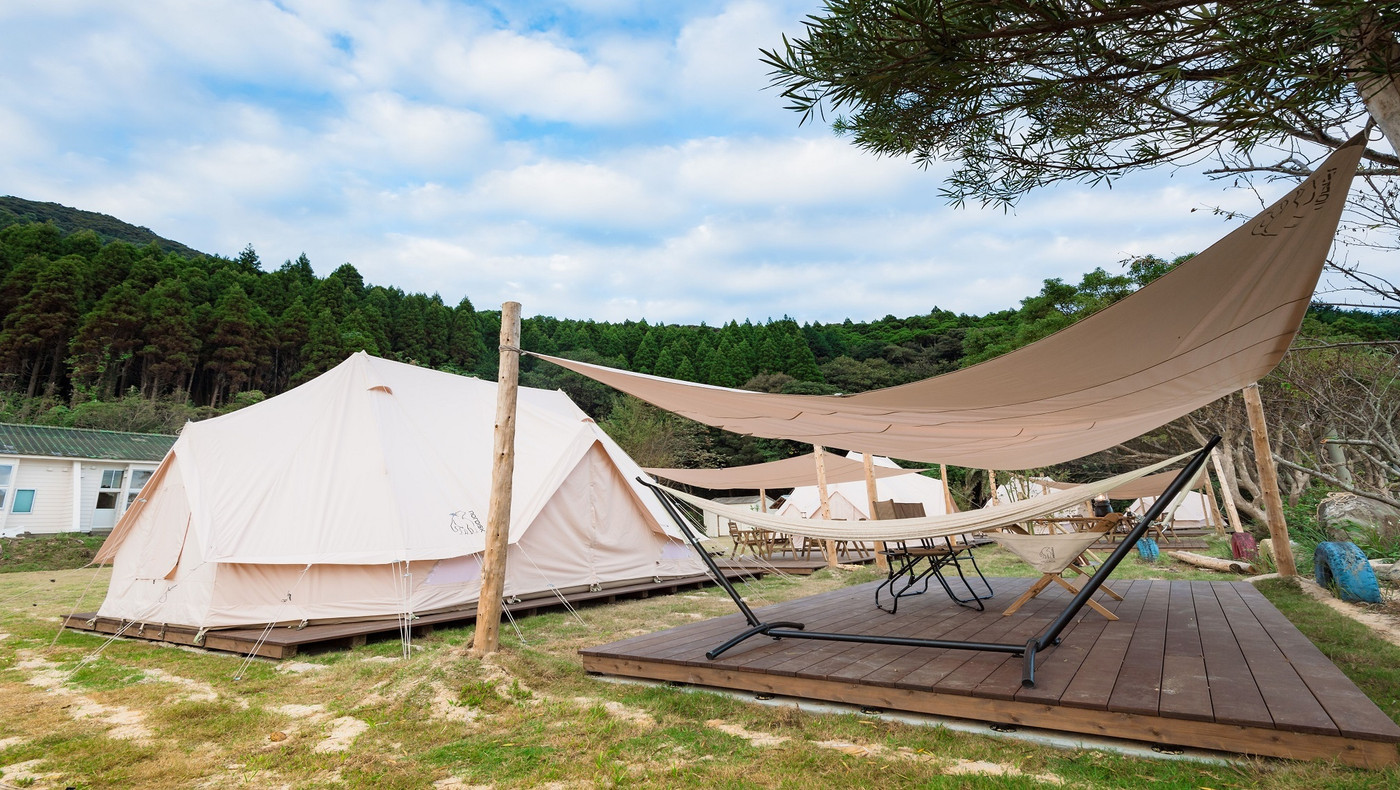 ペットもOK。五島の廃校に生まれた北欧グランピング3906970