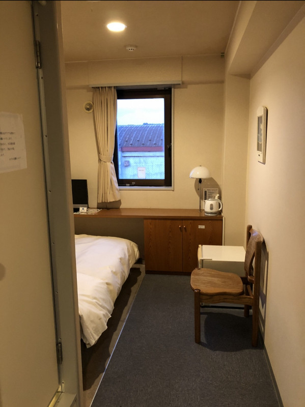 通路が広めのシングルルーム