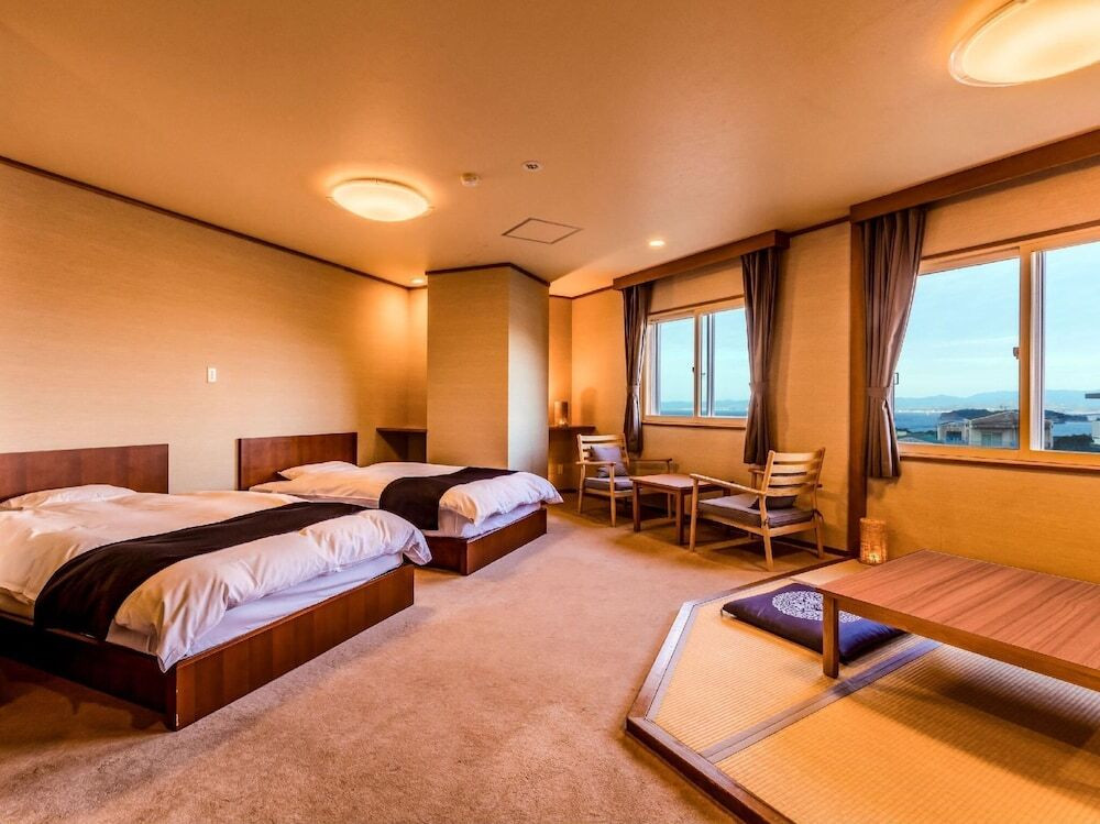 みんなでワイワイ♪通年泳げる温泉プールと豪華バイキングが魅力3995022