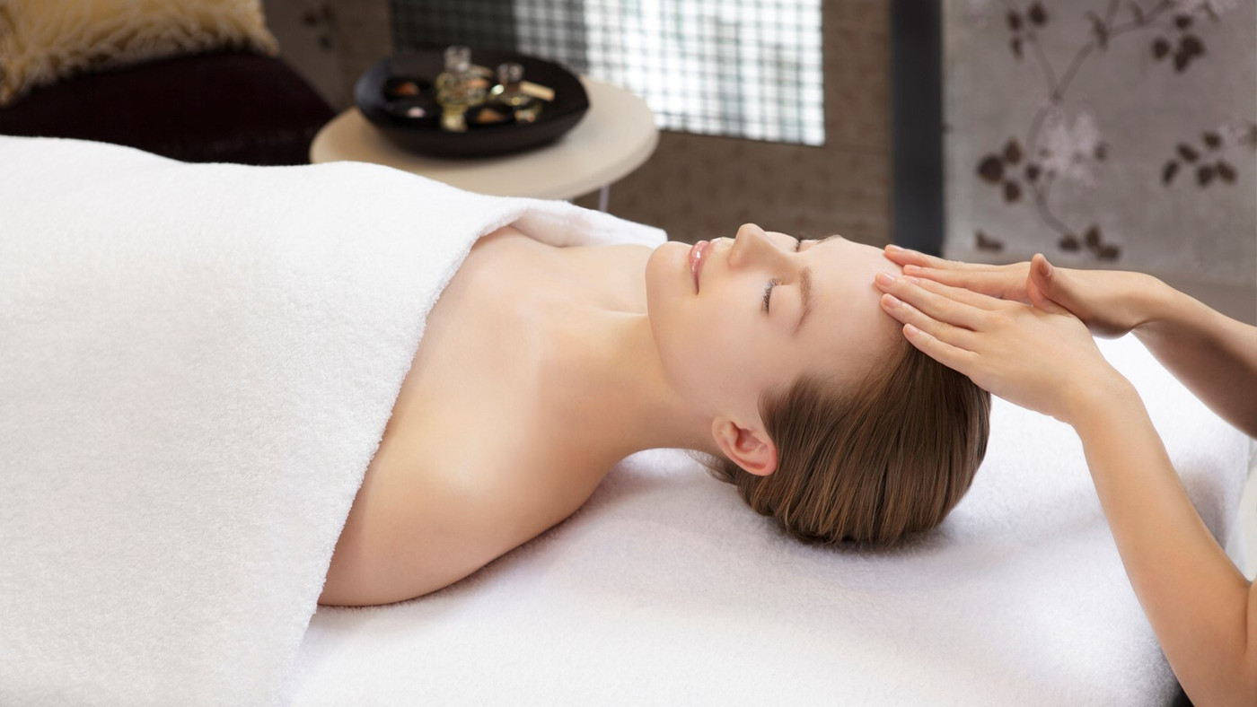 甘党の友達ならアフターヌーンティーで甘いもの尽くしに♪3928396