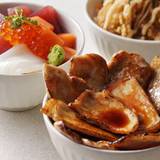 朝食 丼ぶり3種 / 4