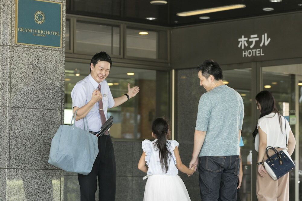 チェックイン / チェックアウト キオスク