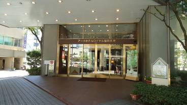 施設の入り口 / 18