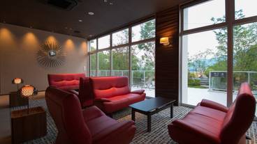 ロビーラウンジ / 13