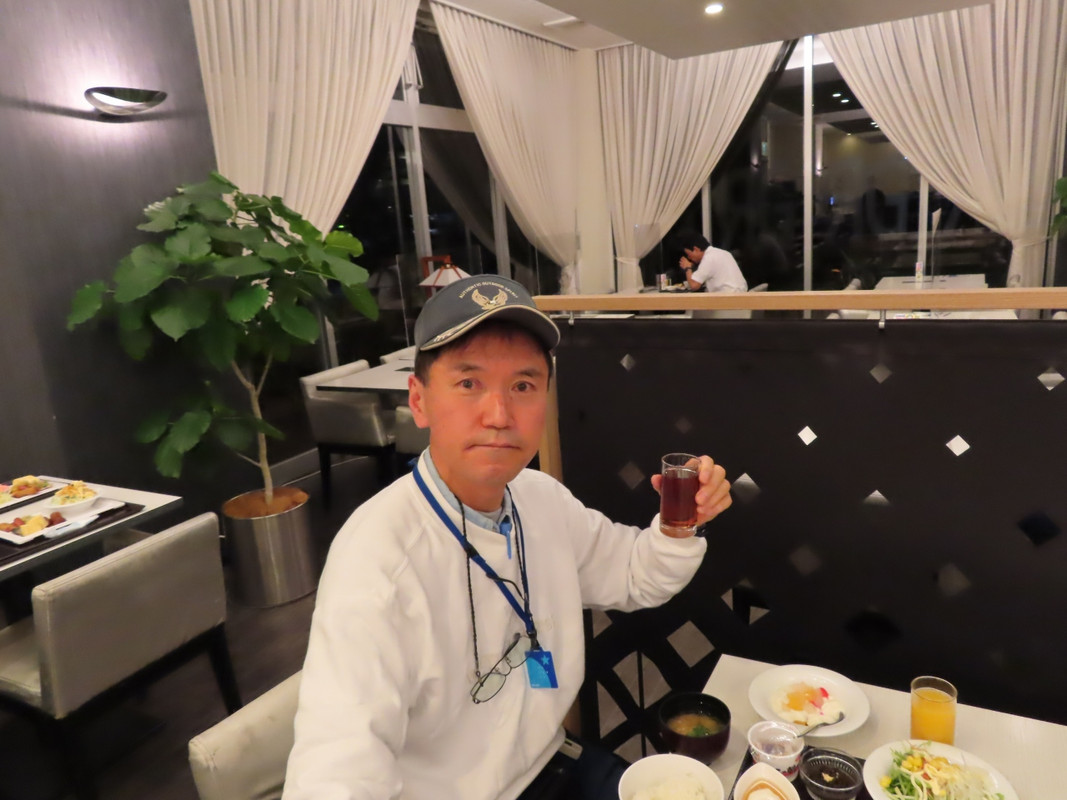 朝食バイキングを頂く