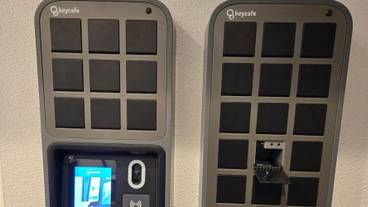 チェックイン / チェックアウト キオスク / 1