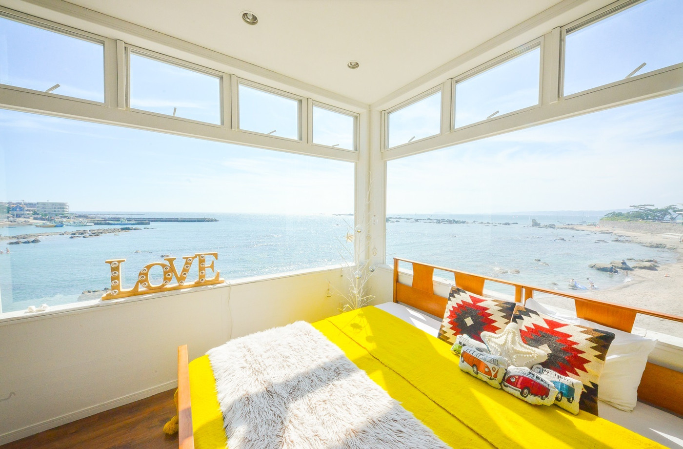 真っ白の邸宅でギリシャ気分を味わおう3447501