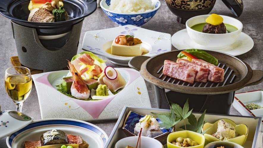 夜の駿河湾をバックに
旬の魚介をいただく / 2