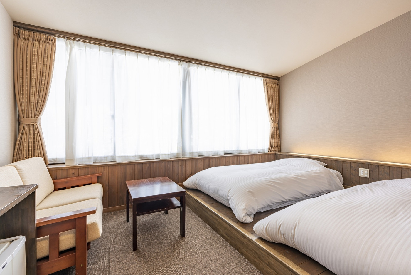 山小屋の温かさとホテルの快適さが同居する宿4783880