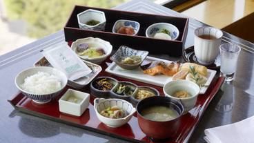 朝食 和定食の一例 / 3