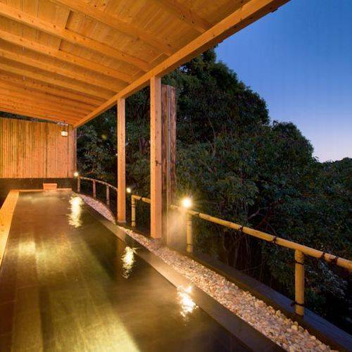 1.2m×7mの大きな
貸切露天風呂を満喫 / 1