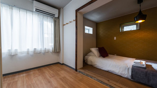 ダブルルーム (キッチン/シャワー/トイレ付) エレベーターなし 203室 禁煙