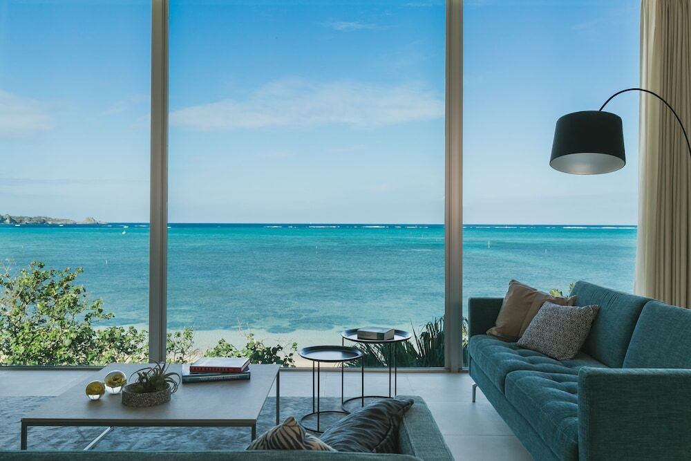 恩納村のデザイナーズハウスを一棟貸切!きれいな海を二人占め♡4235056