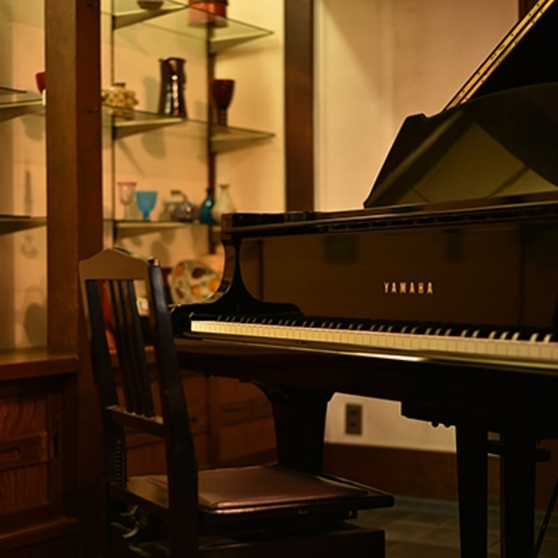 ロビー グランドピアノ