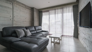 コンドミニアム (2)