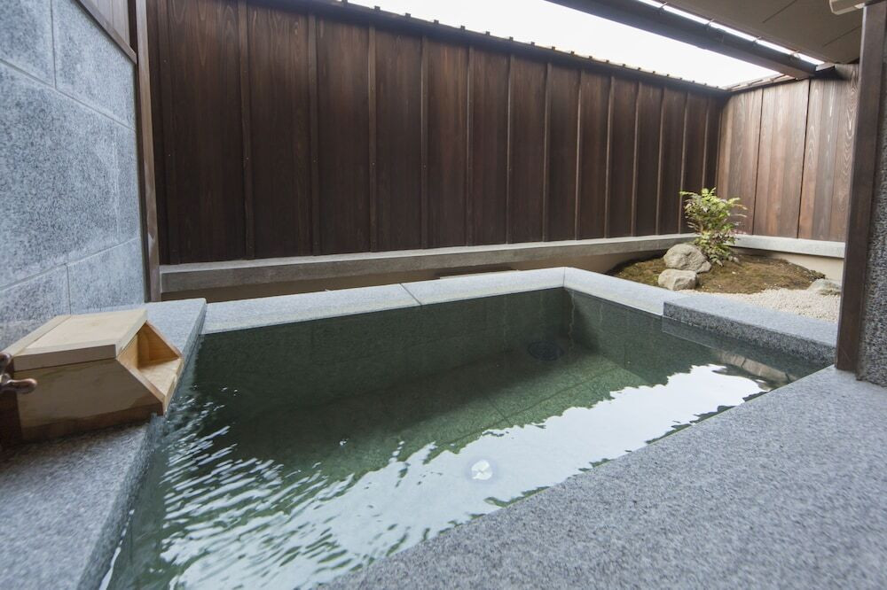 全室に露天風呂付き、天然温泉のある和風ホテル3507906