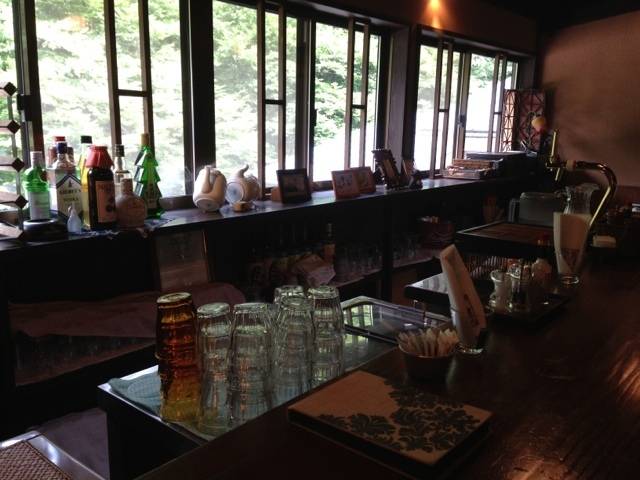 温泉街の人気店
「柏屋カフェ」で一息 / 5