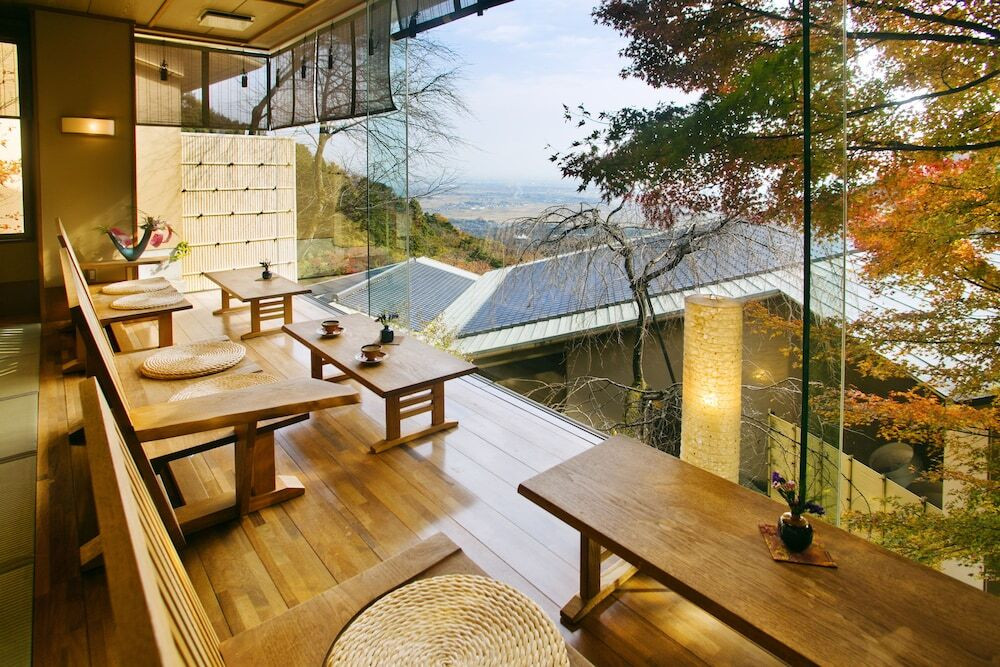 ロビーラウンジ