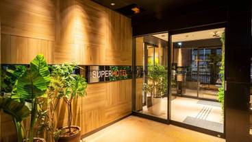 施設の入り口 / 21