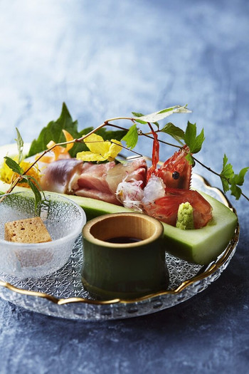 約1世紀に渡り愛された老舗旅館でのんびり過ごす3977396