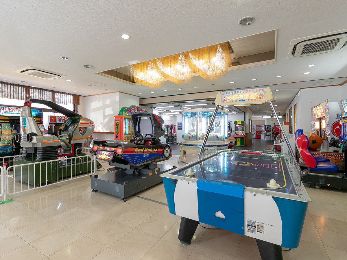 卓球やビリヤード、カラオケのほか、昔懐かしいレトロゲームも！4070364
