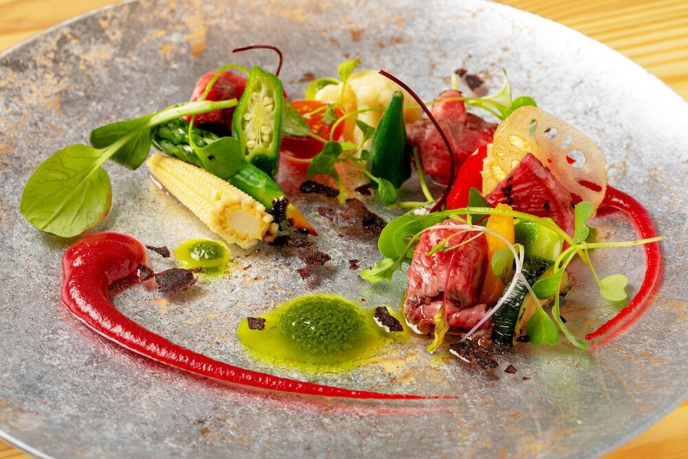 大評判の料理はまるで宝石箱のような美しさ4264306