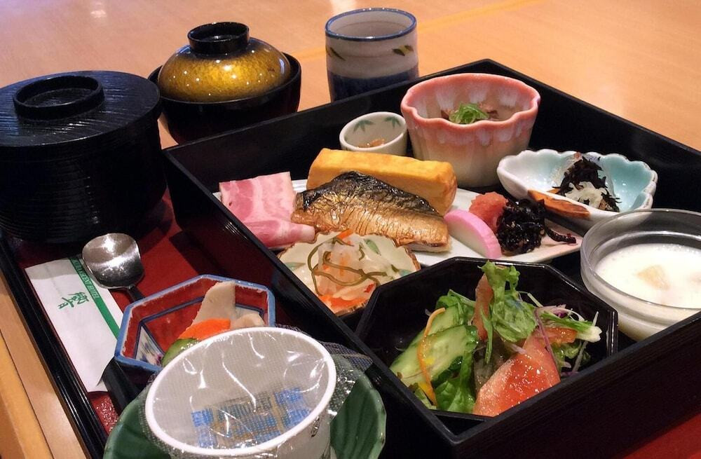 畳の上でゴロゴロ♪みんなでゆったり寛げる4249872